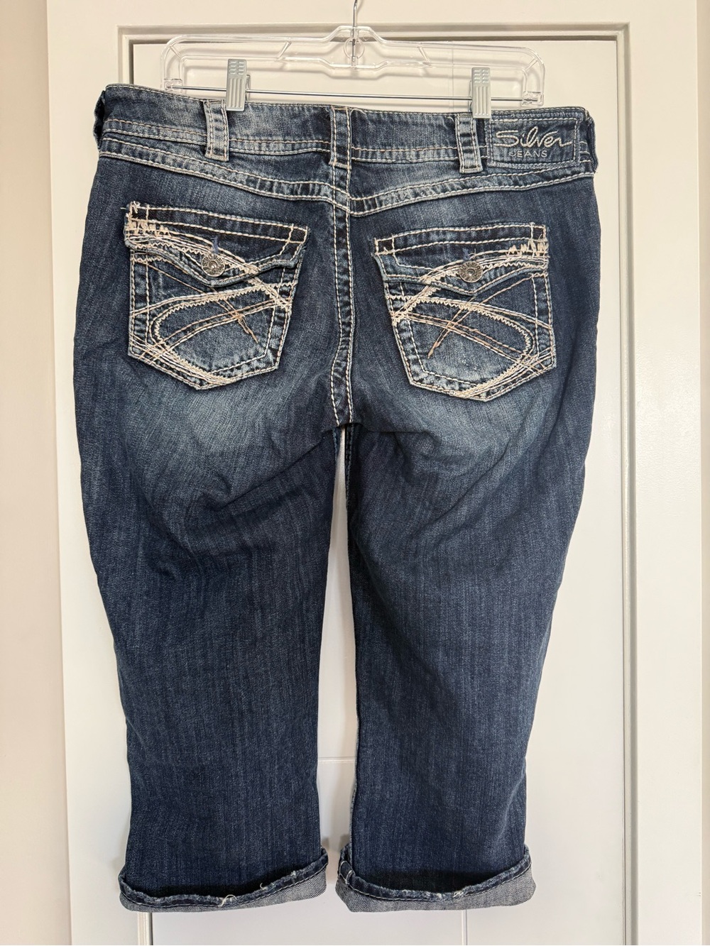 ✨ Silver Jeans Co. - SUKI
Surplus Mid Rise Capri Jeans
Comfort Stretch ✨